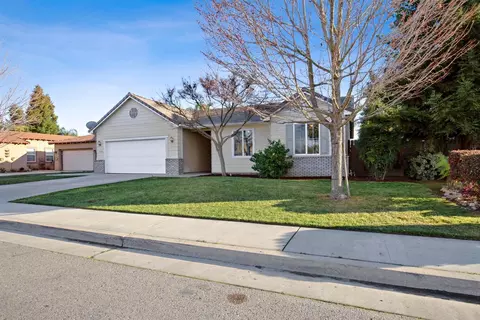 3749 E Cambridge Ct, Visalia, CA 93292 photo 1