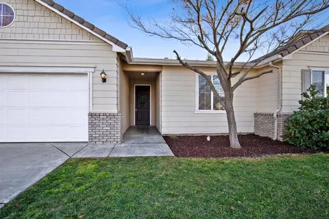 3749 E Cambridge Ct, Visalia, CA 93292 photo 4