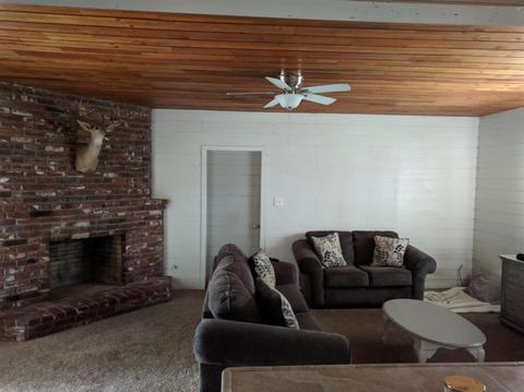 1351 N Williams St, Tulare, CA 93274 photo 8