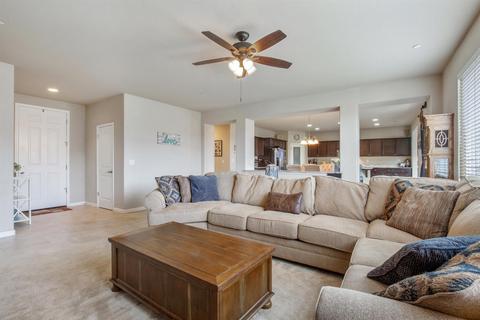 880 Legend Dr, Lemoore, CA 93245 photo 7