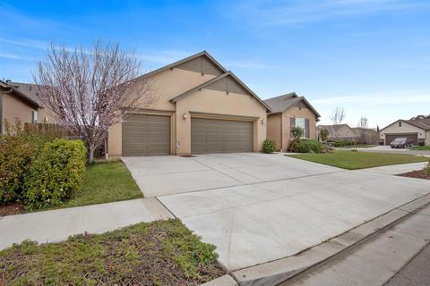 880 Legend Dr, Lemoore, CA 93245 photo 2