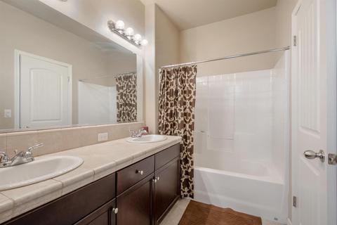 880 Legend Dr, Lemoore, CA 93245 photo 33