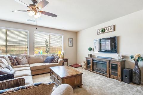 880 Legend Dr, Lemoore, CA 93245 photo 9