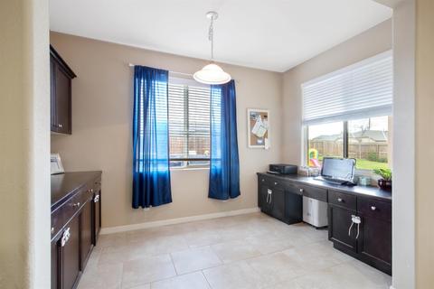 880 Legend Dr, Lemoore, CA 93245 photo 18