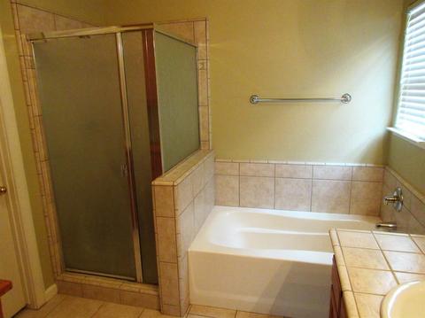 1972 E Bridger Ave, Tulare, CA 93274 photo 11
