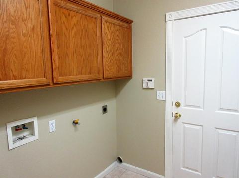 1972 E Bridger Ave, Tulare, CA 93274 photo 15