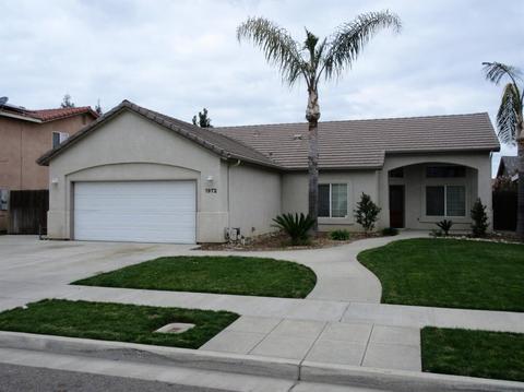 1972 E Bridger Ave, Tulare, CA 93274 photo 2