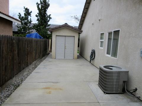 1972 E Bridger Ave, Tulare, CA 93274 photo 16