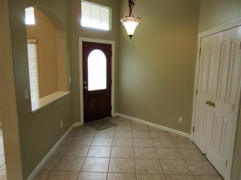 1972 E Bridger Ave, Tulare, CA 93274 photo 3