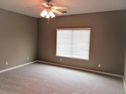 1972 E Bridger Ave, Tulare, CA 93274 photo 9