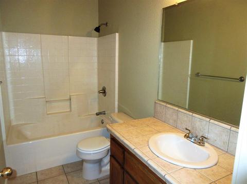 1972 E Bridger Ave, Tulare, CA 93274 photo 14