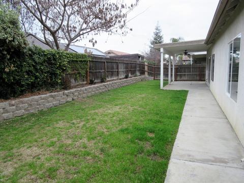 1972 E Bridger Ave, Tulare, CA 93274 photo 17