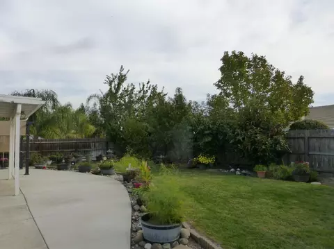 2427 E Beech Ave, Visalia, CA 93292 photo 18