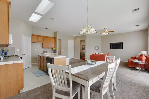 2275 Independence Pl, Hanford, CA 93230 photo 6