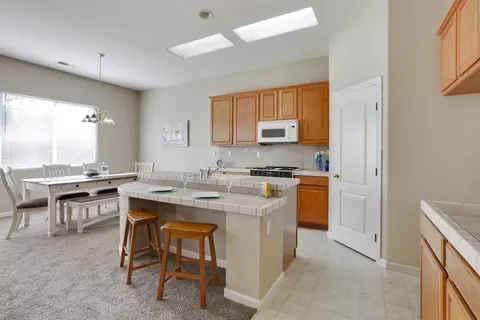 2275 Independence Pl, Hanford, CA 93230 photo 9
