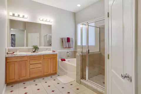 2275 Independence Pl, Hanford, CA 93230 photo 14