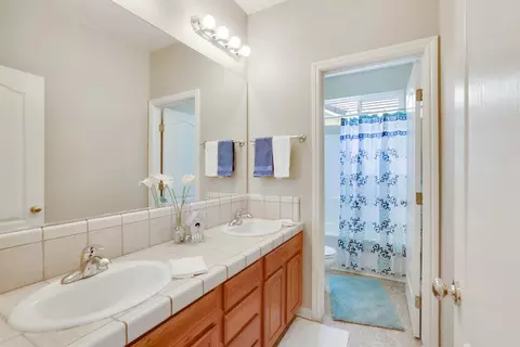 2275 Independence Pl, Hanford, CA 93230 photo 17