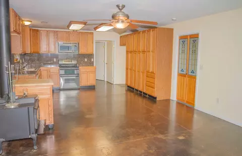 40478 Iris Rd, Squaw Valley, CA 93675 photo 2