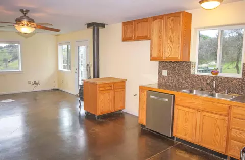 40478 Iris Rd, Squaw Valley, CA 93675 photo 16