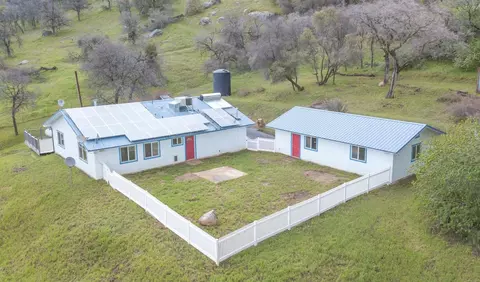 40478 Iris Rd, Squaw Valley, CA 93675 photo 1