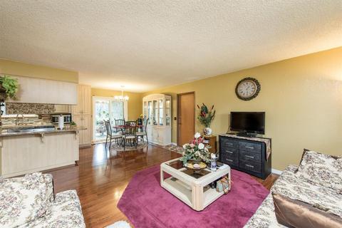 1341 E Laurel Ave, Tulare, CA 93274 photo 5
