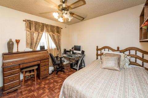 1341 E Laurel Ave, Tulare, CA 93274 photo 11