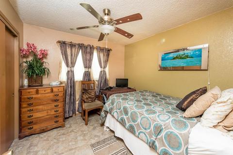 1341 E Laurel Ave, Tulare, CA 93274 photo 8