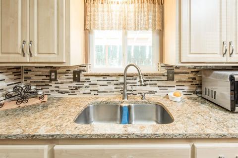 1341 E Laurel Ave, Tulare, CA 93274 photo 3