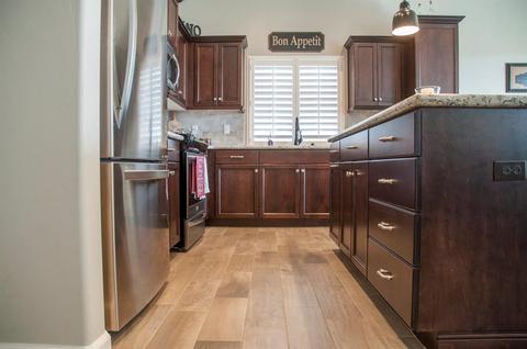 1502 Laredo St, Tulare, CA 93274 photo 9