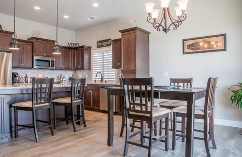 1502 Laredo St, Tulare, CA 93274 photo 10