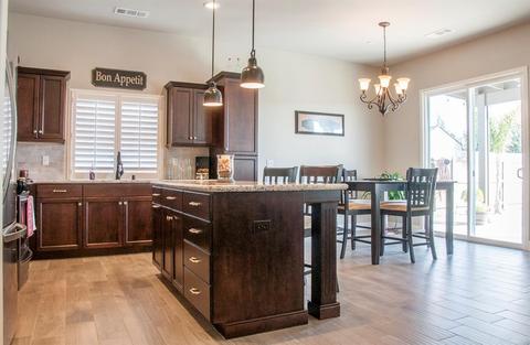 1502 Laredo St, Tulare, CA 93274 photo 8