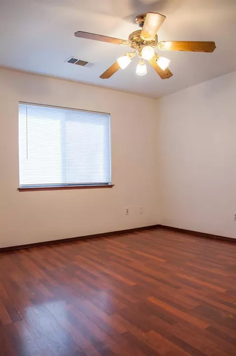 539 E Vine Ct, Visalia, CA 93292 photo 20