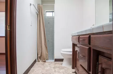 539 E Vine Ct, Visalia, CA 93292 photo 18