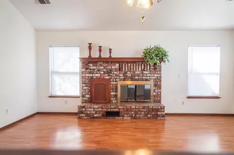 539 E Vine Ct, Visalia, CA 93292 photo 7
