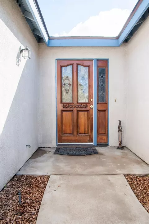 539 E Vine Ct, Visalia, CA 93292 photo 4