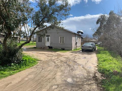 831 W Compton Ave, Pixley, CA 93256 photo 1