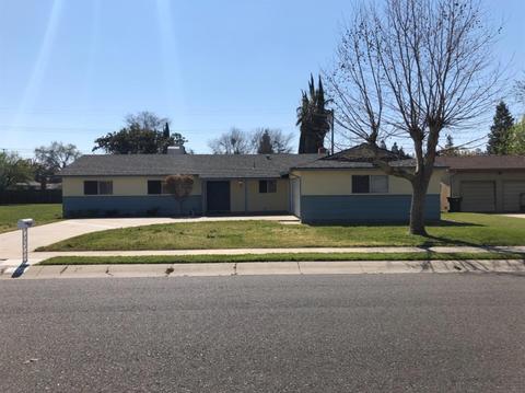 527 E Sandra Ave, Tulare, CA 93274 photo 1