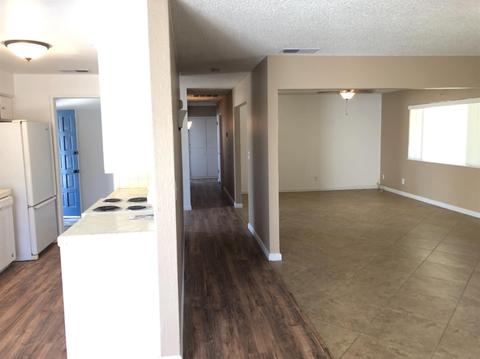 527 E Sandra Ave, Tulare, CA 93274 photo 7