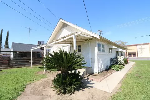 697 E Kern Ave, Tulare, CA 93274 photo 16