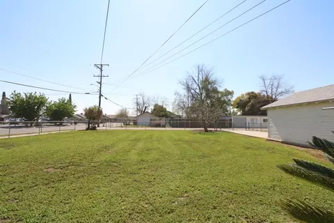697 E Kern Ave, Tulare, CA 93274 photo 20