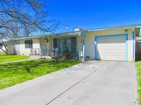 812 E Ivy St, Hanford, CA 93230 photo 3