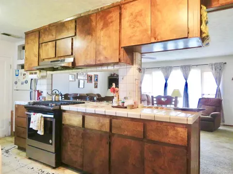 812 E Ivy St, Hanford, CA 93230 photo 7