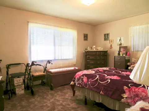 812 E Ivy St, Hanford, CA 93230 photo 11