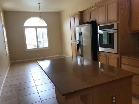 1209 Paradise Loop, Lemoore, CA 93245 photo 8