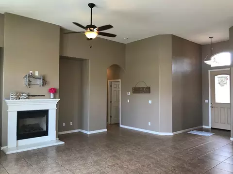 1209 Paradise Loop, Lemoore, CA 93245 photo 10