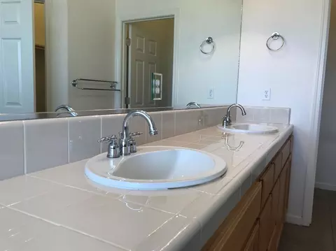 1209 Paradise Loop, Lemoore, CA 93245 photo 17