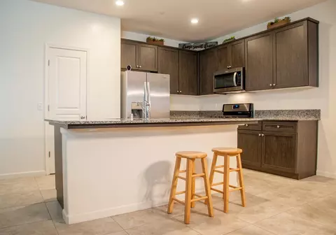 836 E Copper Ave, Visalia, CA 93292 photo 8