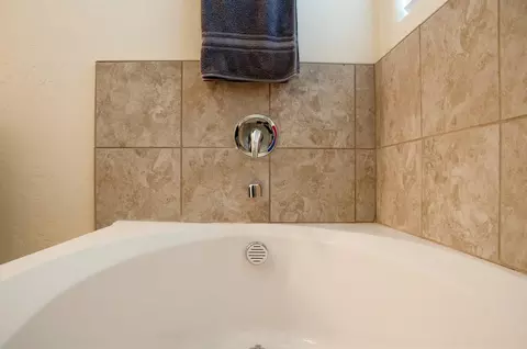 836 E Copper Ave, Visalia, CA 93292 photo 20