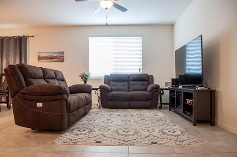 836 E Copper Ave, Visalia, CA 93292 photo 6