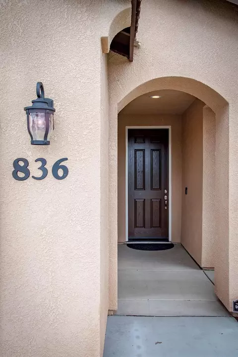836 E Copper Ave, Visalia, CA 93292 photo 4